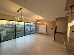 Stylish Finishes | Single Row | Park-Facing