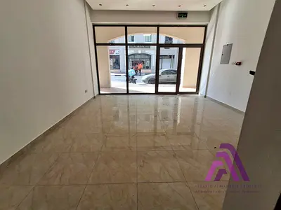 Spacious shop for rent ready to move in