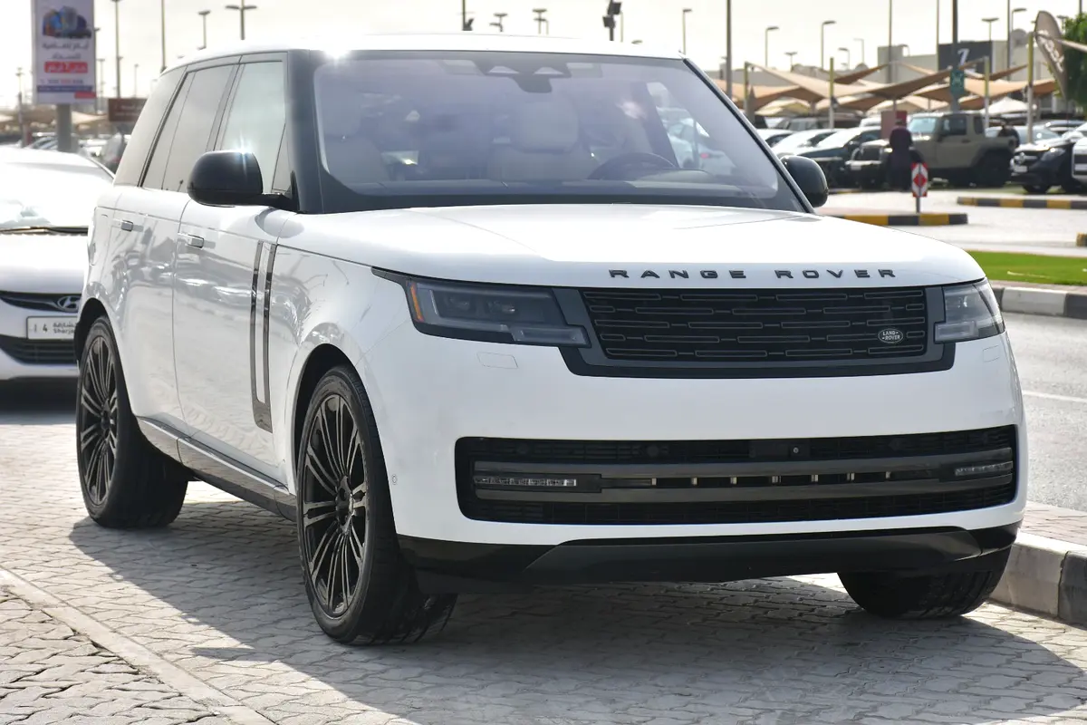 Land Rover Range Rover 2023 — photo 1 of 18