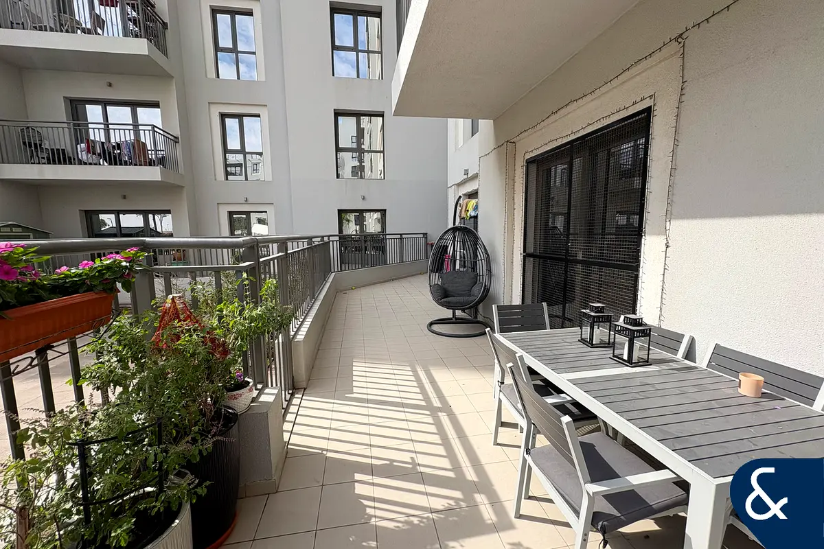 Large Terrace | VOT | Direct Pool Access