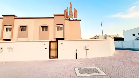 Elegant Corner 4BR Villa with wardrobes + Maidroom in Barashi