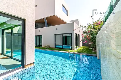 Designer Condo | Private Pool | Bright Layout