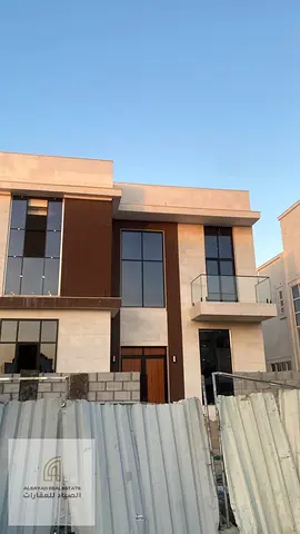 فيلا فاخرة للبيع في الحوشي  الشارقة | تصميم عملي وموقع ممتاز