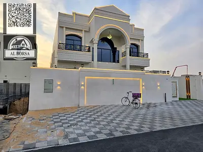 فيلا للبيع في الحليو 2 عجمان. 5 غرف نوم رئيسية، مجلس، صالة مع مطبخ، غرفة خادمة. 3 طوابق: أرضي، أول، وروف.