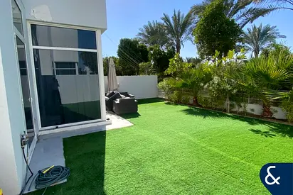 4 BED | VACANT ON TRANSFER | POOL BACKING