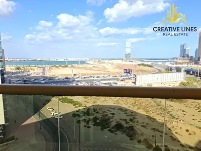 Upper-Floor 2BR – Light-filled with open skyline outlooks