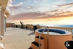 Sea Views - Vacant - Private Beach Access