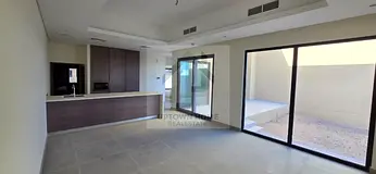 4 Bedroom Villa | midd | Freehold