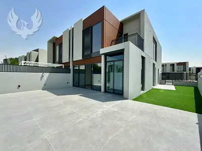 Spacious Twin-Villa | Oversized Landscaped Garden
