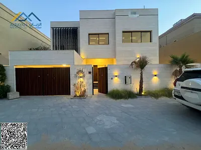 فيلا مع مسبح بتشطيبات عصريه حديثه وموقع مميز