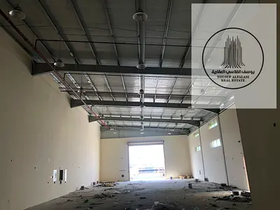 مستودعات في الصجعة الصناعية ٧٠٠٠ قدم- كهرباء 100kw على شارع رئيسي