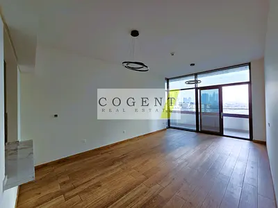 Massive 2BHK | Fully-Fitted Kitchen | Bright & Airy | Massive Balcony