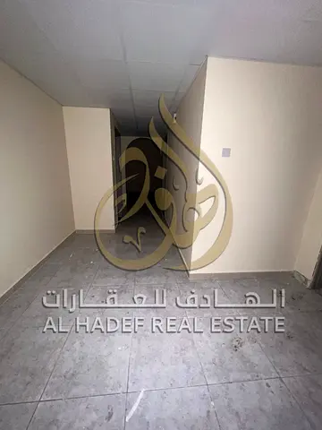✨ فرصة مميزة للسكن في موقع راقٍ ✨ متاح شقة غرفتين وصالة في منطقة المجاز 1، بعقد عزاب رسمي. 📌 تفاصيل الشقة: 🛏 غرفتين نوم 🏠 صالة واسعة 📍 موقع حيوي ق
