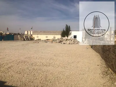 حوطه للايجار مساحة 18 الف قدم كهرباء 62 kva .