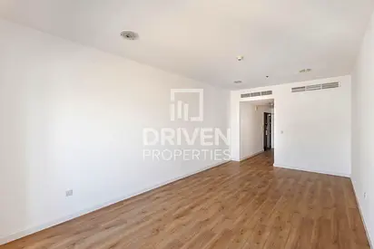 Bright and Modern Unit | Sea View | Available