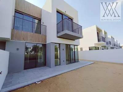 4 bed,4 washrooms, maid room with attach bath, powder room, with huge layout and lush green surrounding