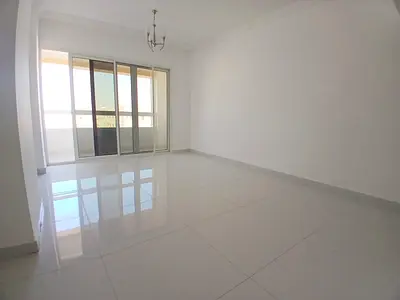 Lxury and brand new apartment with balcony with master room with waldrop parking