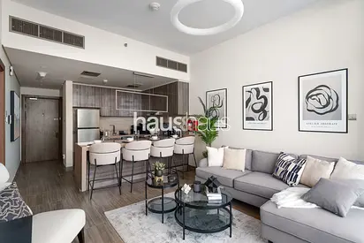 High-floor | Spectacular City Skyline & Lake View