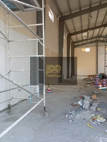 Available warehouse + 15 thousand square feet + 5 rooms, 100 electricity