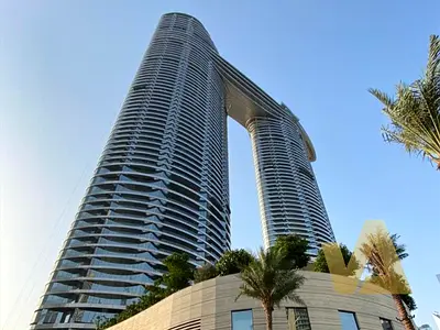 Ultra Luxury l Amazing City Views l 3 + Maid