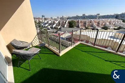 Converted Studio I 694 Sqft I Upgraded