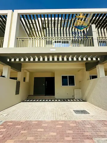 BRAND NEW UNTOUCHED 3 BEDROOM+ROOF ACCESS UNIT