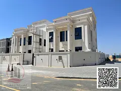 Special price including registration fees: Corner villa with 6 bedrooms and a roof terrace.