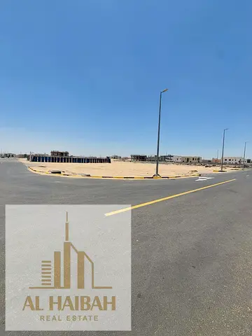 للبيع: قطعة أرض في الشارقة، منطقة الحوشي، بالقرب من النوف. موقع وسعر مميز.