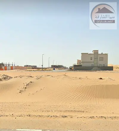 للبيع ارض فى منطقه الحوشي بالشارقه موقع مناسب جدا  المساحه 3600 قدم مربع السعر المطلوب مليون و865 الف درهم مسموح بالتملك الحر لجميع الجنسيات العربيه ت