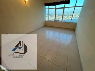 للإيجار في عجمان – الراشدية 1 أبراج الهاريزون (Horizon Towers)  شقة غرفتين وصالة بمساحة ممتازة وفي موقع استراتيجي، تتميز بما يلي:  مميزات الشقة:  إطل