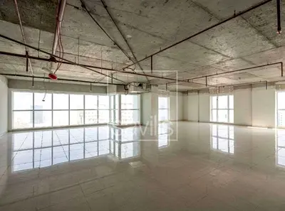 Bright Spacious | Prime Location | Mid Floor