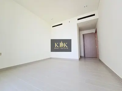 Brand New-spacious-Fitted kitchen