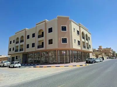 مبنى سكني تجاري للبيع في عجمان الروضة 2