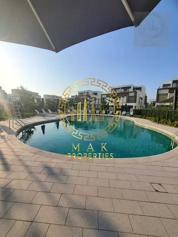 Stunning 4-Bed Villa | Single Row |Vacant