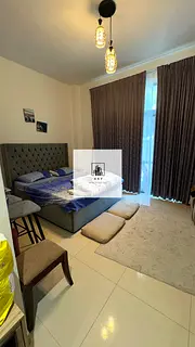 Spacious luxurious lush fully furnished with balcony