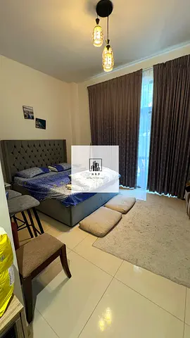 Spacious luxurious lush fully furnished with balcony