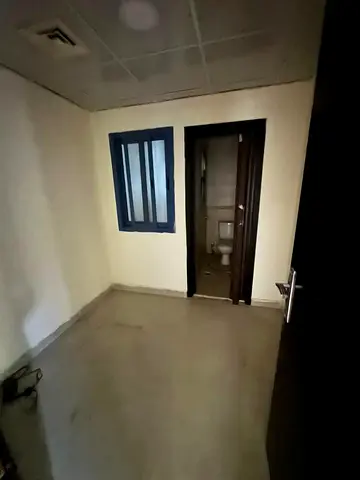شقة واسعة مكونة من ثلاث غرف نوم وصالة للإيجار في أبراج النعيمية، عجمان