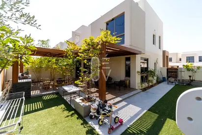 Fully Upgraded 4BR | Corner Unit | High ROI