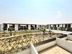 Single Row | On the Park | Bright and Spacious