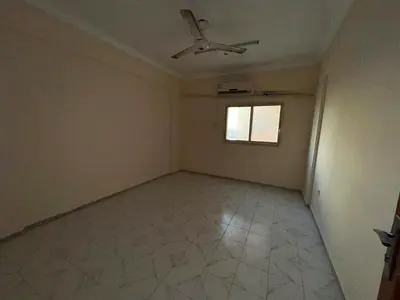 كاميرات مراقبة تعمل على مدار 24 ساعة  برج عائلي بالكامل  مواقف خارجية مجانية فقط  صيانة ممتازة طوال العام  الموقع والمعالم القريبة:  مول  سوبرماركت  م