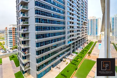 VACANT ON TRANSFER | PRICE NEGOTIABLE | HIGH FLOOR | GOOD ROI | POOL VIEW