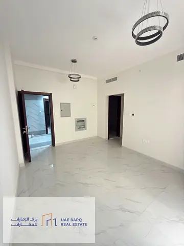 شقه ايجار اول ساكن منطقه مويلح التجاريه الشارقه