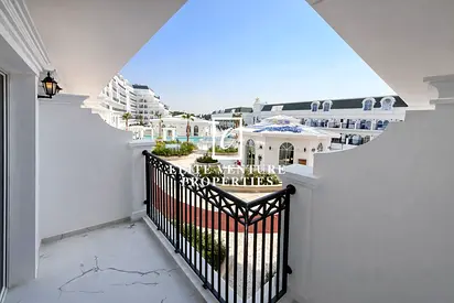 POOL VIEW | ELEGANT STUDIO | PRIME LOCATION