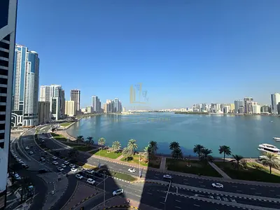 للبيع شقة 3 غرف وصالة مع إطلالة بحرية أمامية في برج كورنيش المجاز (المجاز 2)