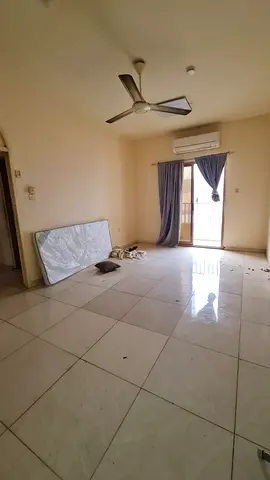 كاميرات مراقبة تعمل على مدار 24 ساعة  برج عائلي بالكامل  مواقف خارجية مجانية فقط  صيانة ممتازة طوال العام  الموقع والمعالم القريبة:  مول  سوبرماركت  م