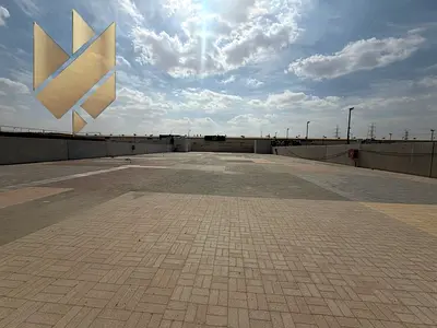 حوطه مساحه 20 الف قدم مربع | وسط موقع السيارات والمزادات | علي شارع رئيسي | موقع مميز | انترلوك بالكامل | يوجد بالداخل مكتب وحمام