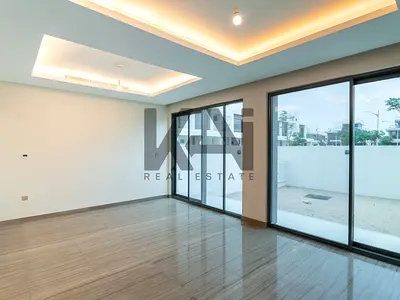 Vacant | Single Row | Prime Location