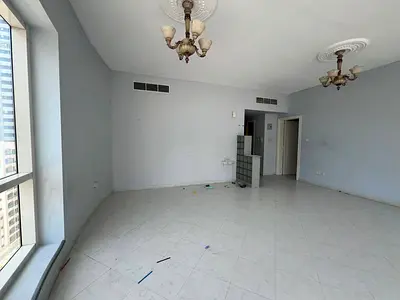 متاح غرفة وصالة بمنطقة المجاز 3 موقع حيوي قريب من الكورنيش مساحات كبيرة تكييف مجاناً جيم ومسبح مجاناً الصيانة مجانية