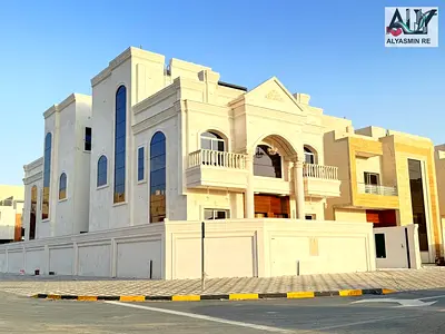 For rent in Al-Haliyo 2 - Corner villa, ground floor, first floor and roof