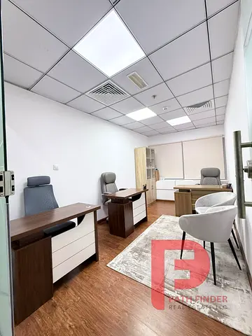 مساحة مكتب 200 قدم مربع متوفرة في مركز أعمال | قريب من المترو